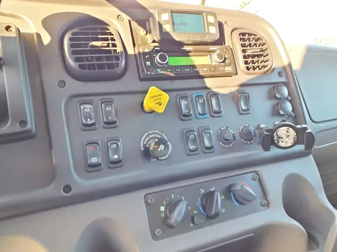 2020 FREIGHTLINER/MERCEDES M2 106