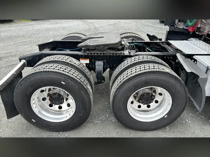 2023 Freightliner Cascadia 126