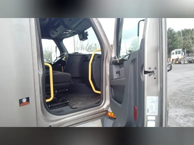 2024 Freightliner Cascadia 126