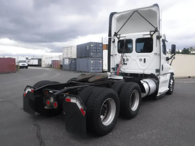 2018 FREIGHTLINER/MERCEDES CASCADIA 125