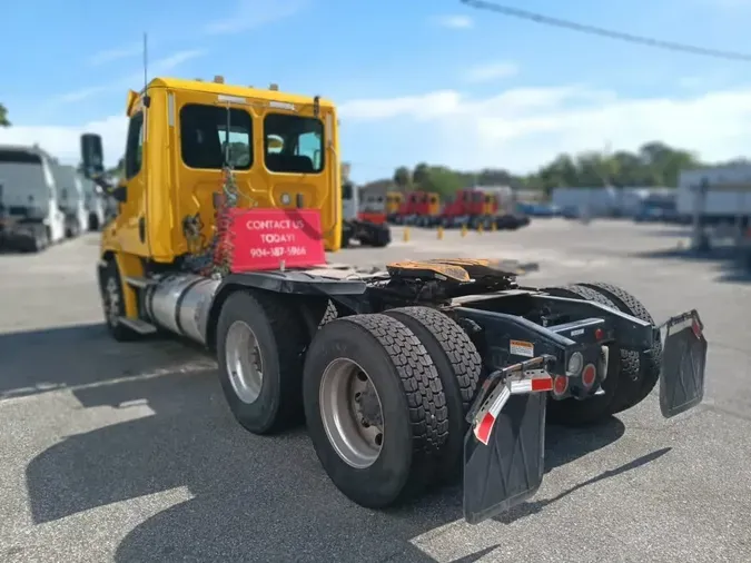 2019 FREIGHTLINER CASCADIA 113