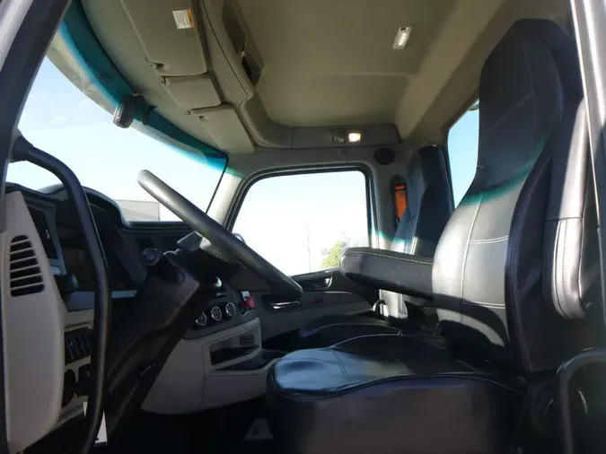 2023 Peterbilt 579