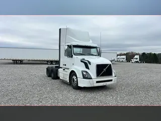 2018 Volvo VNL300