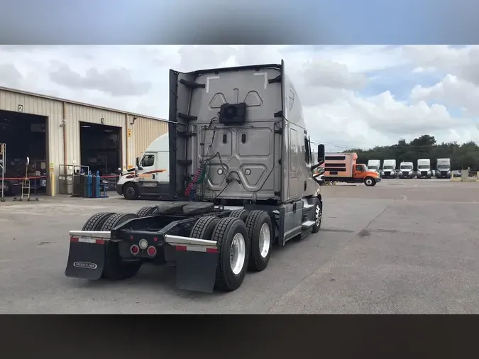 2023 Freightliner Cascadia 1263f664c08bdd8c6266375477498726c93