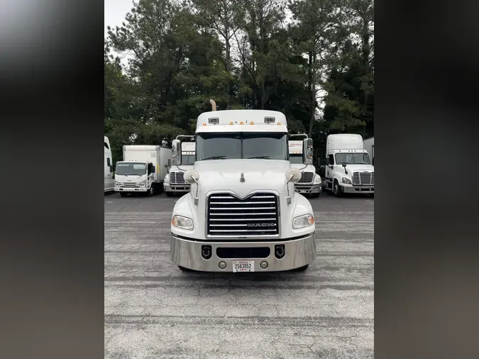 2017 MACK TRUCKS, INC. CXU603