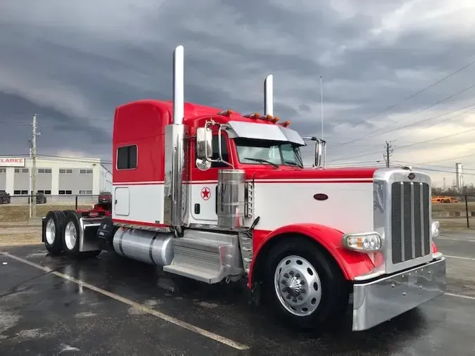 2023 Peterbilt 389