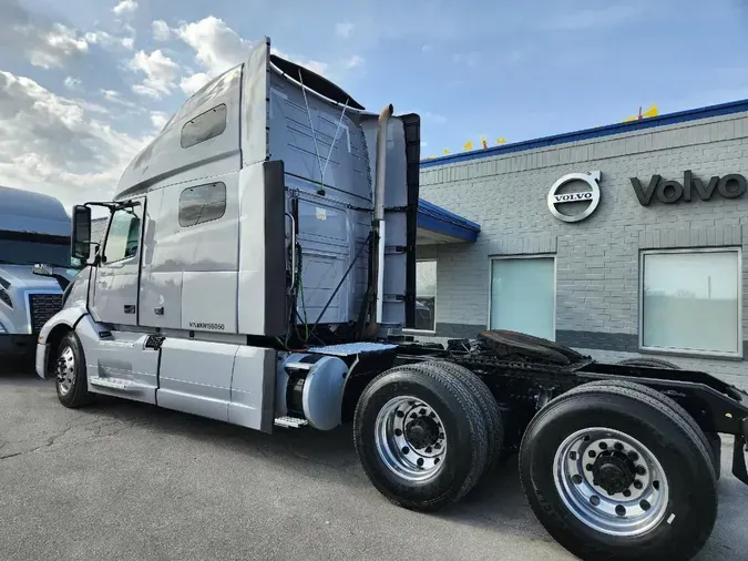 2019 VOLVO VNL64T760
