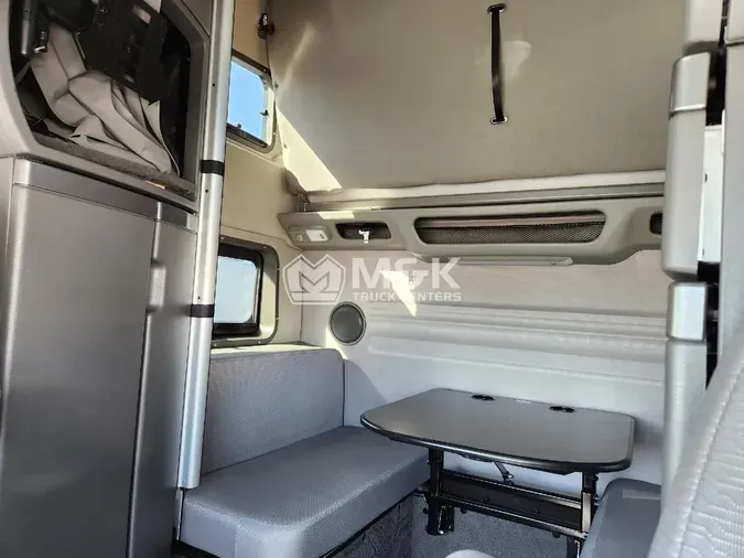 2025 VOLVO VNL64T8603f6e777b9c2e41e3b02e445a41c71ef6