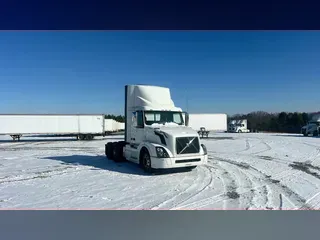 2018 Volvo VNL300