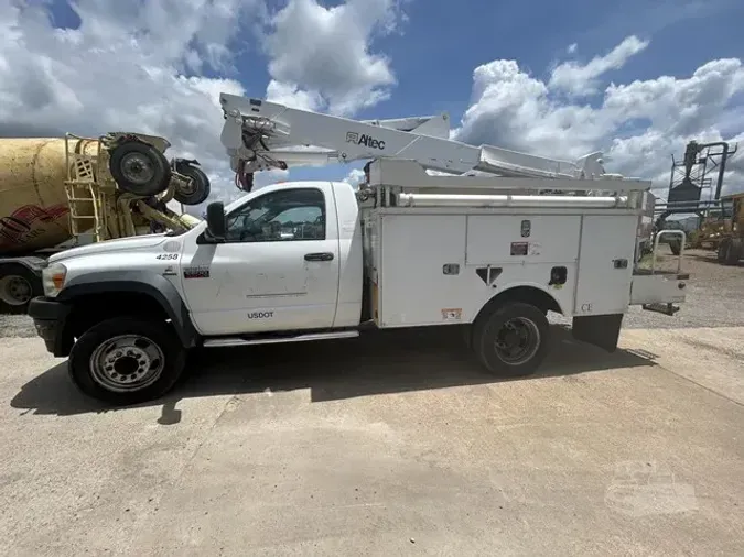 2010 ALTEC AT37G