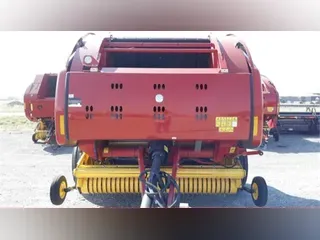 2015 New Holland ROLL-BELT 560