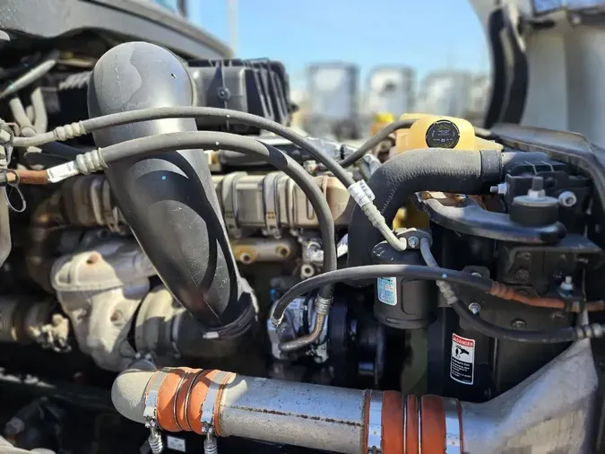 2020 FREIGHTLINER Cascadia 126