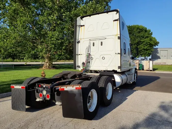 2020 FREIGHTLINER CASCADIA 125
