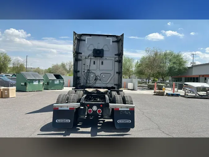 2021 Freightliner Cascadia 126