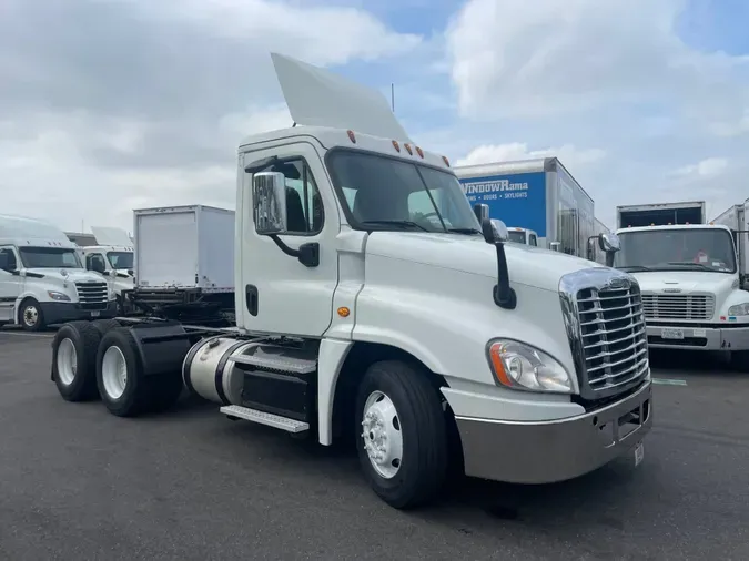 2018 FREIGHTLINER/MERCEDES CASCADIA 125