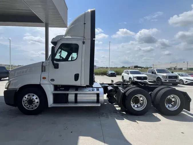 2020 Freightliner Cascadia