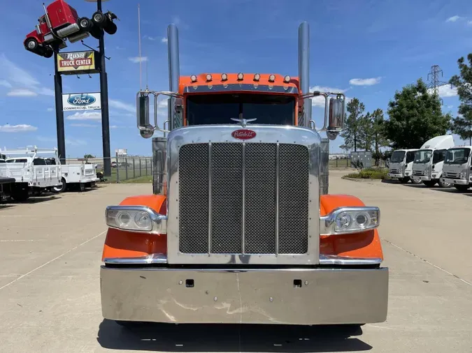 2022 Peterbilt 389