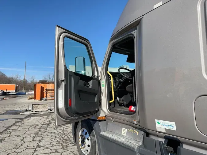 2023 Freightliner Cascadia