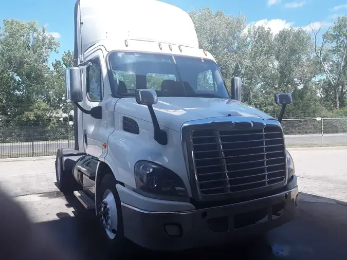 2017 FREIGHTLINER CASCADIA 113