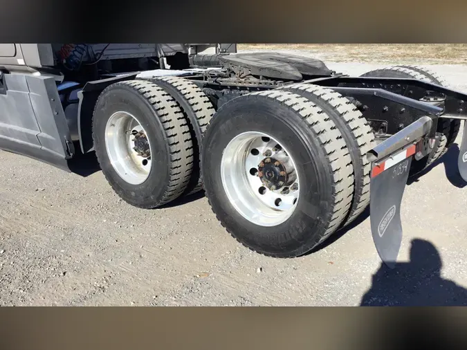 2021 Freightliner Cascadia 126