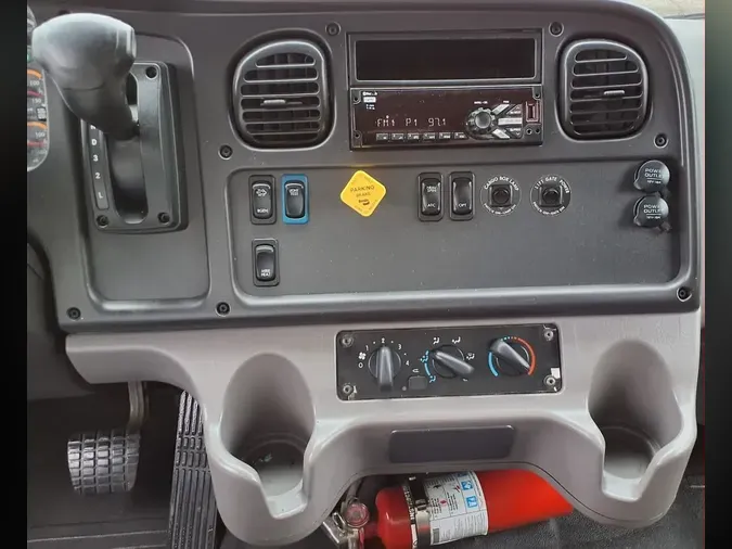 2019 FREIGHTLINER/MERCEDES M2 106