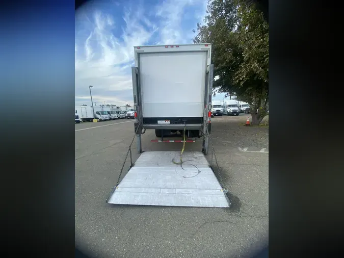 2019 FREIGHTLINER/MERCEDES M2 106