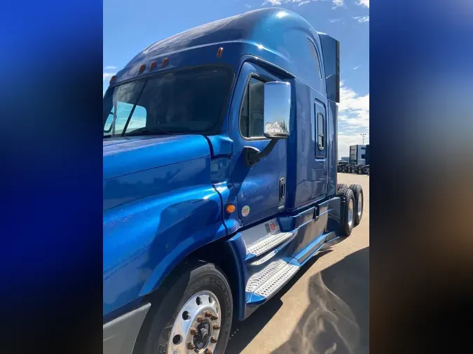 2017 FREIGHTLINER CASCADIA 1253fa70fef08b2c9792aa66cfbd13636b4