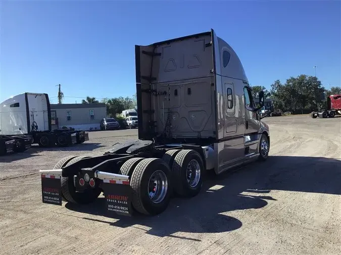 2021 FREIGHTLINER CA126