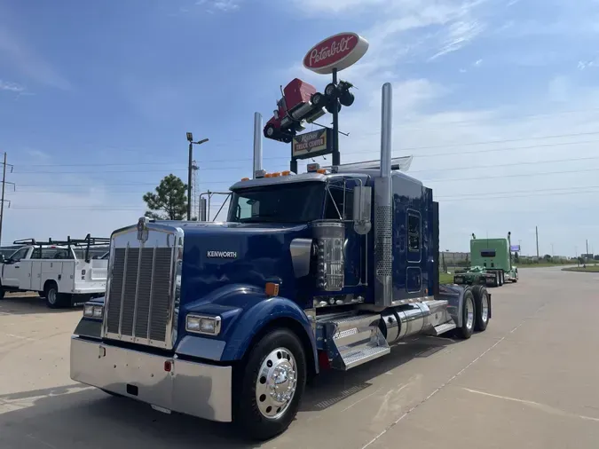 2020 Kenworth W900L