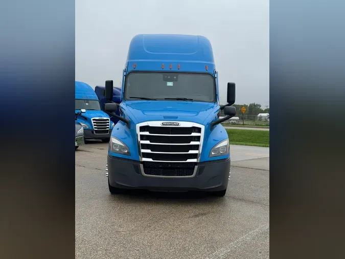 2023 FREIGHTLINER Cascadia 126