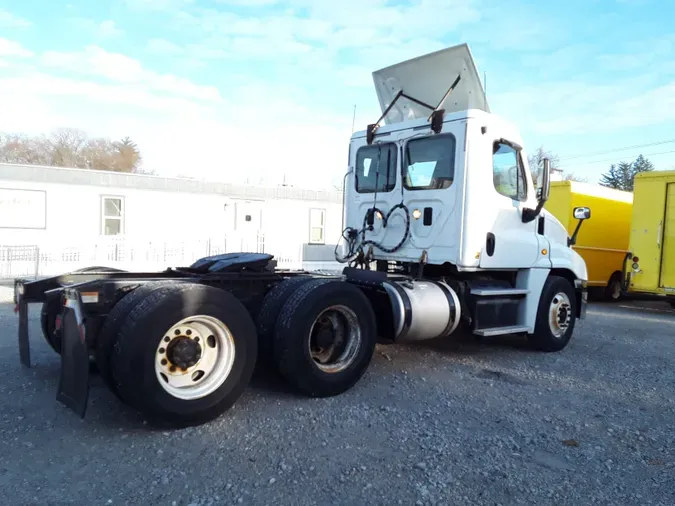 2015 FREIGHTLINER/MERCEDES CASCADIA 125