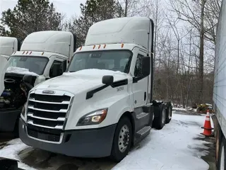 2021 FREIGHTLINER CA126