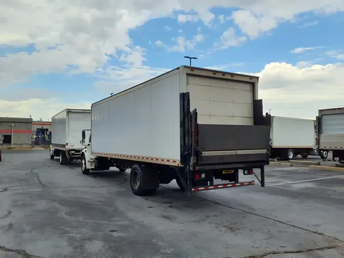 2018 FREIGHTLINER M2 106