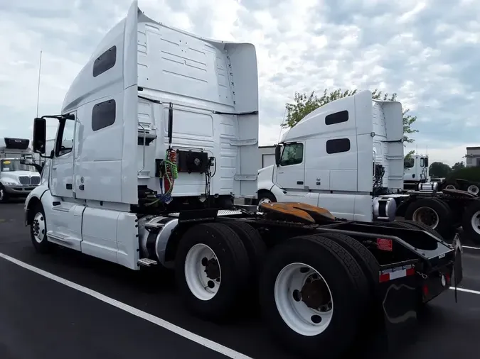 2020 VOLVO VNL64T-760