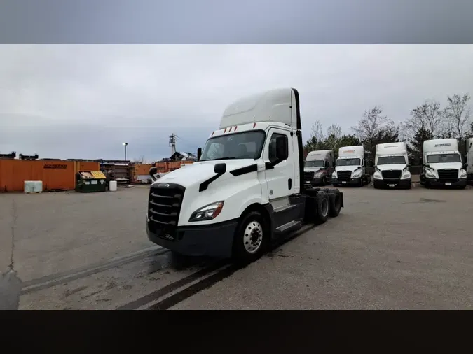 2020 Freightliner Cascadia 126