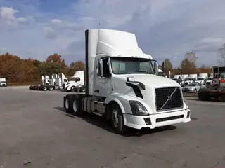 2014 Volvo VNL300