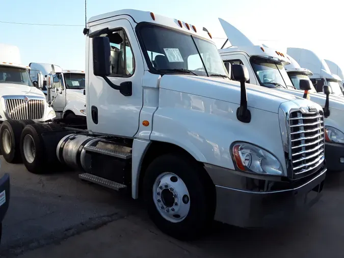 2016 FREIGHTLINER/MERCEDES CASCADIA 125