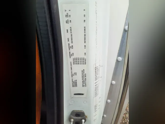 2018 FREIGHTLINER M2 106
