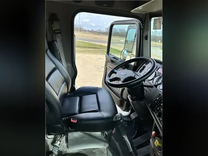 2022 PETERBILT 389