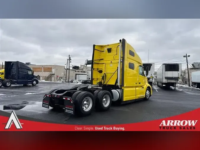 2021 VOLVO VNL64T760