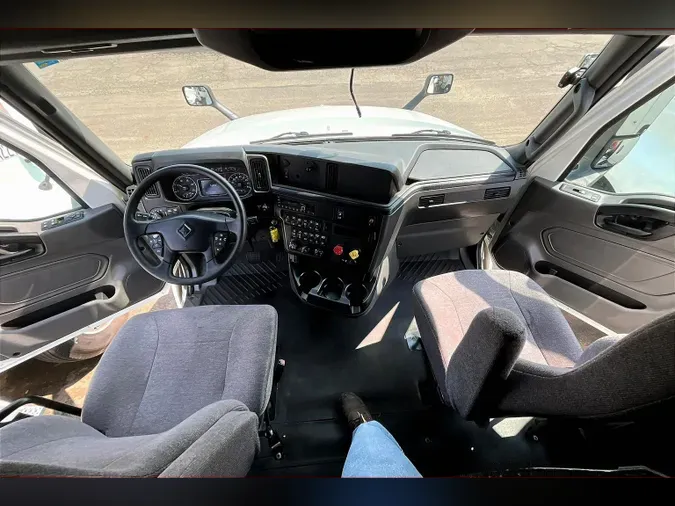 2022 INT LT625 6x4