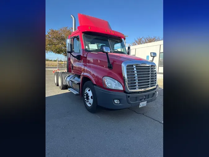 2016 FREIGHTLINER/MERCEDES CASCADIA 125