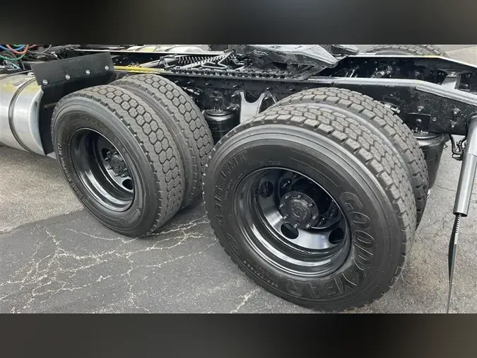 2018 INTERNATIONAL RH613