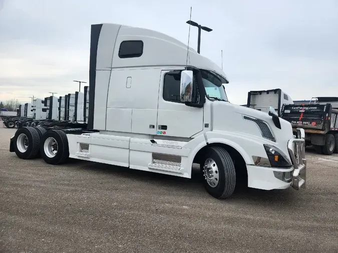 2016 VOLVO VNL6T670