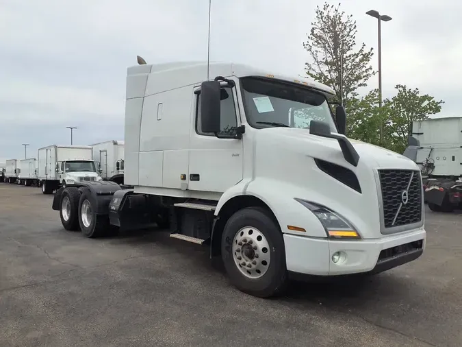 2020 VOLVO VNR64T-640