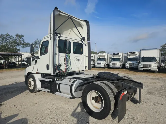 2020 FREIGHTLINER/MERCEDES NEW CASCADIA 126