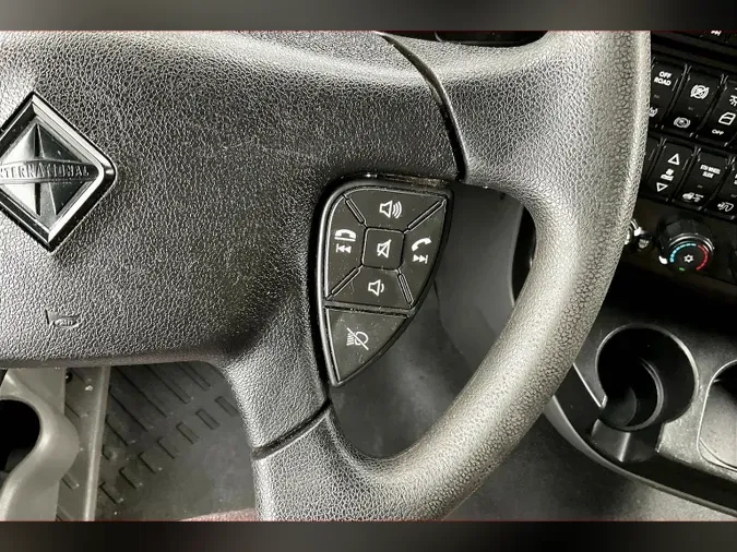2022 INT LT625 6x4