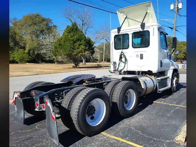 2016 FREIGHTLINER/MERCEDES CASCADIA 125