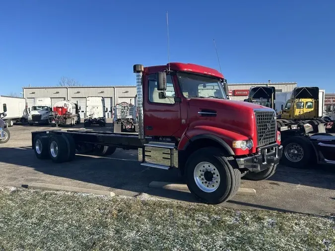 2018 Volvo VHD64B200