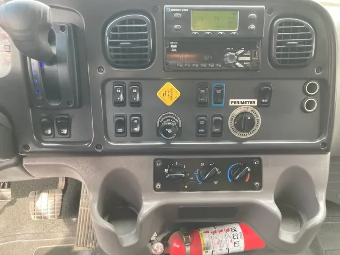 2021 FREIGHTLINER/MERCEDES M2 106